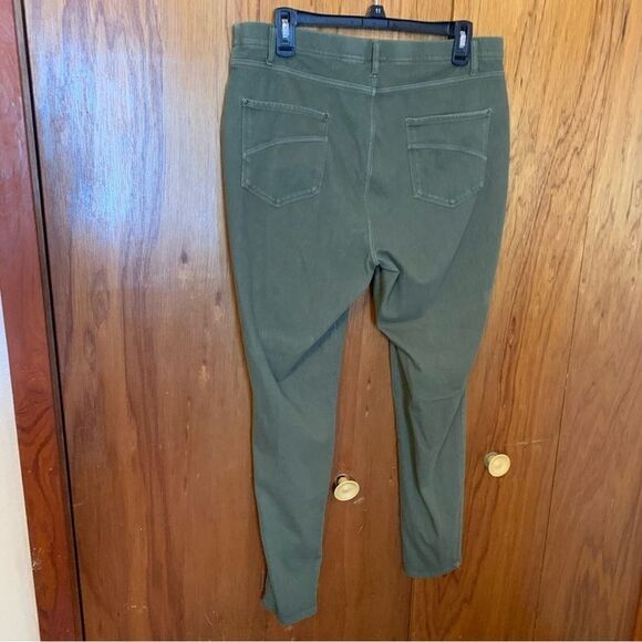 Green jegging pants time and tru size XL 16/18 - Picture 9 of 10